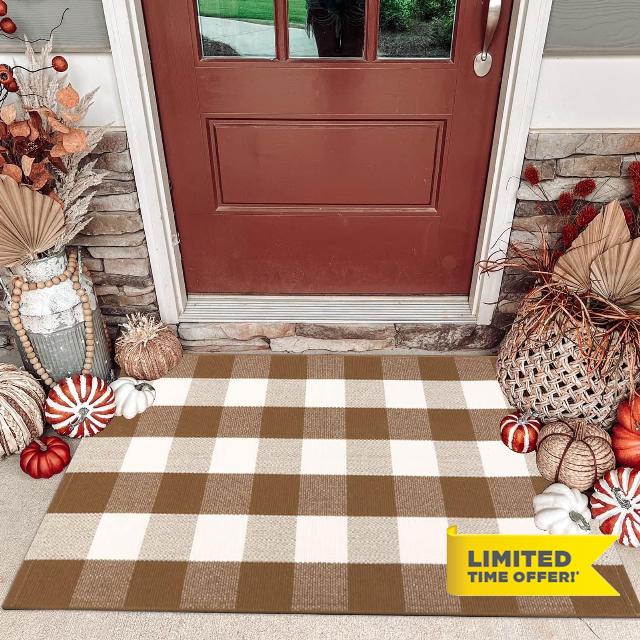 Buffalo Plaid Outdoor Rug Doormat Farmhouse Checkered Front Porch Rug Machine Washable Woven Cotton Layered Door Mats for Indoor Entryway KitchenBedroom (Coffee and White