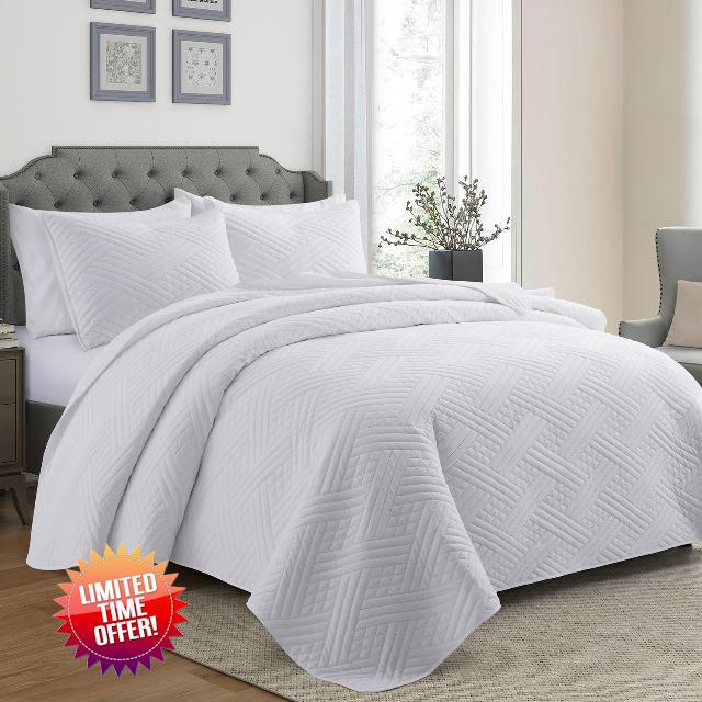 Lavsiry Queen White Quilt Set with Stripe Pattern