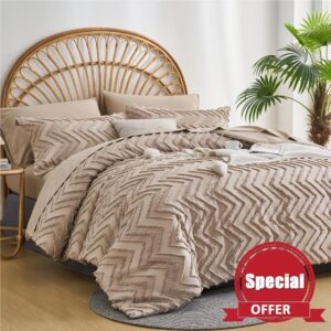 KAKKI 7 Piece Bed in a Bag King Size Tufted Comforter Set