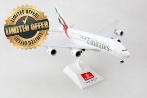 Daron SkyMarks Emirates A380-800 1/200 w/Gear (SKR1135)