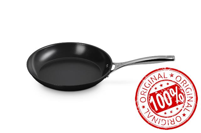 Le Creuset Essential Non-stick Ceramic Shallow Frying Pan