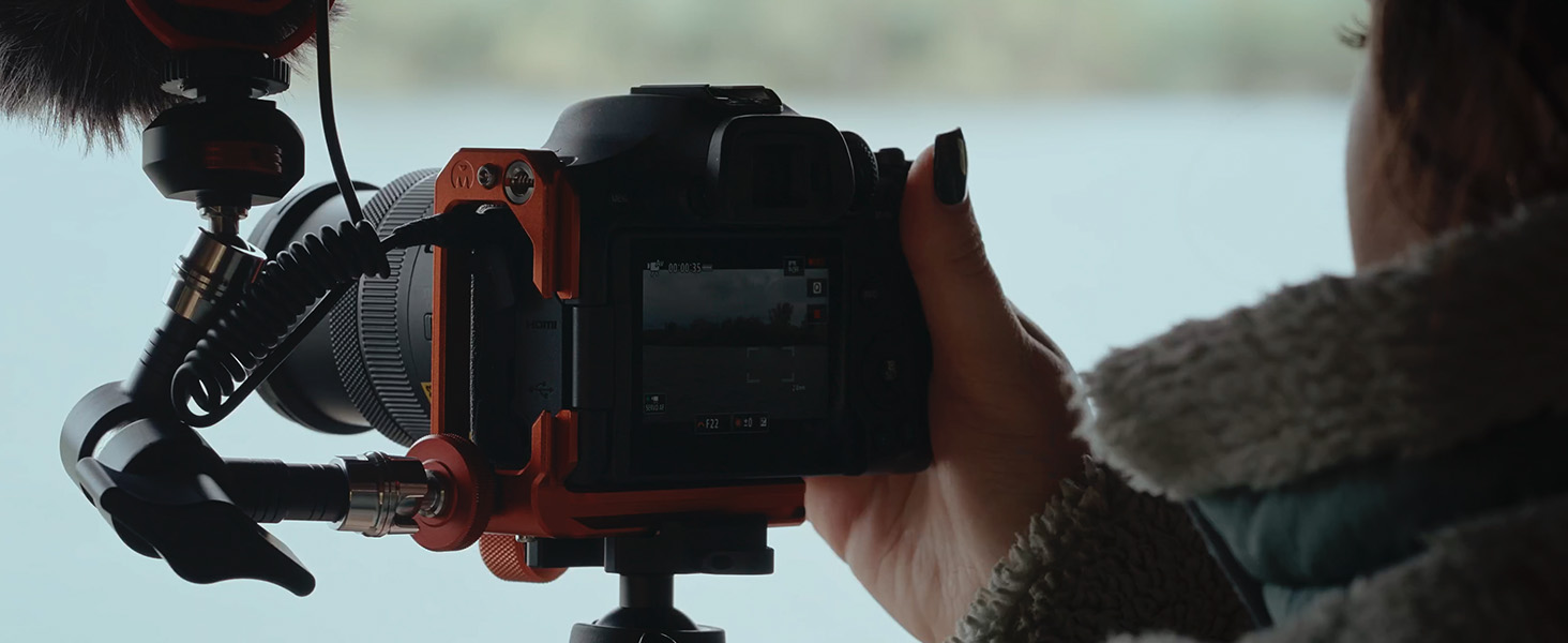 Riley L-Bracket for the Canon R7