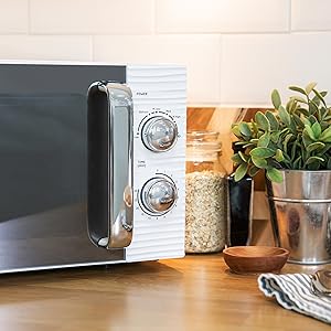 Russell Hobbs Inspire 17 Litre White Manual Microwave