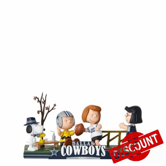Peanuts Gang Dallas Cowboys 2023 Football Field Mini Bobble Scene Bobblehead NFL