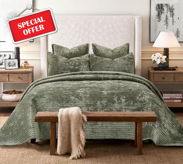 3 Pieces Luxurious Velvet Oversized King Quilt Bedding Set 120x128 Striped Bedspread Coverlet Quilted Set with 2 Pillow Shams 20x36 Ultra Soft Comforter for All Season