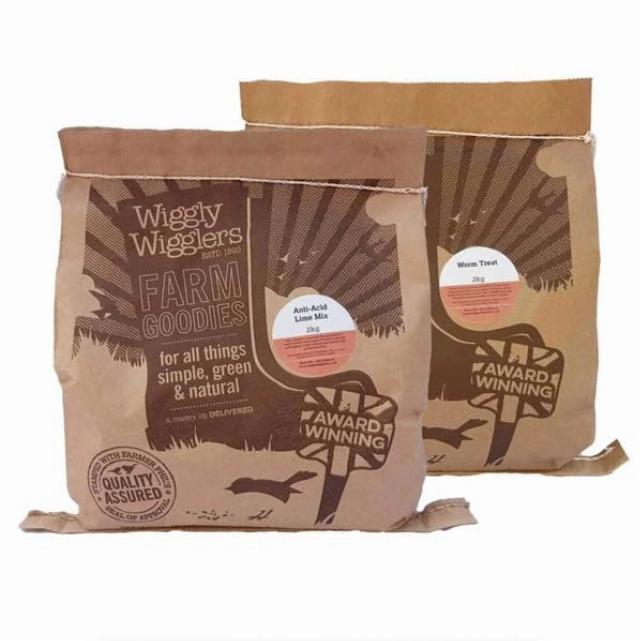 Wiggly Wigglers Basic Wormery Consumables Value Pack – 4kg Lime Mix & 4kg Worm Treat for Healthy Composting