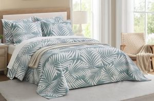 Jacquard Matelasse Leaf Damask Design