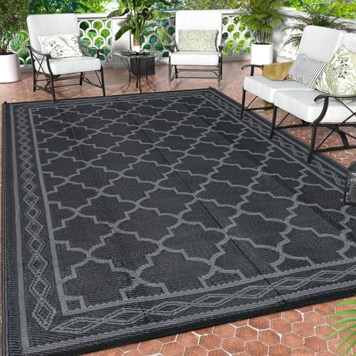 Modern Geometric Trellis Carpet
