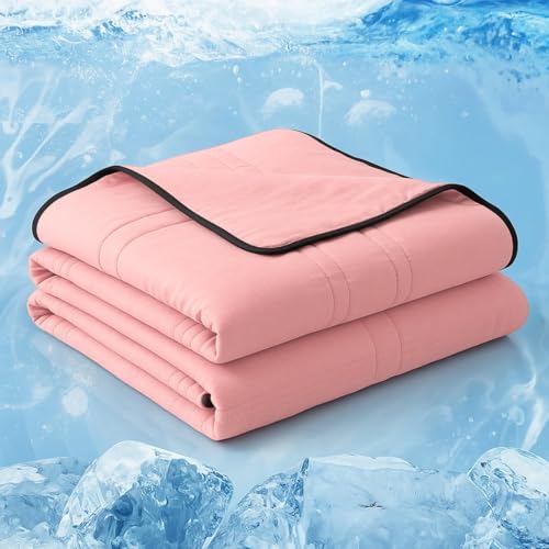 a Breathable Summer Quilt King with Lightweight Comforter Design for Bed