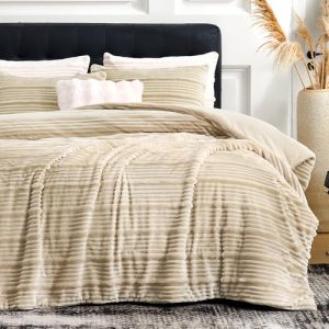 3 Pieces Super Soft Warm Fluffy Plush Bedding Set with Pillowcases for Winter