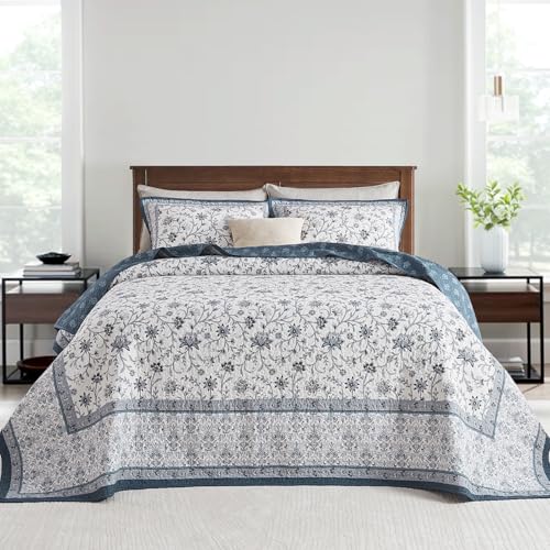 Farmhouse Blue Floral Pattern
