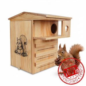 Squirrel House Exquisite Wildlife Squirrel Den Box-Pine Varnish Finish Waterproof Roof