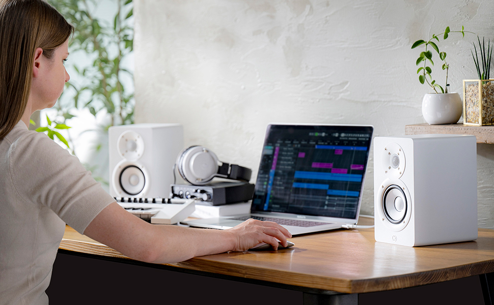 High-quality compact studio monitors