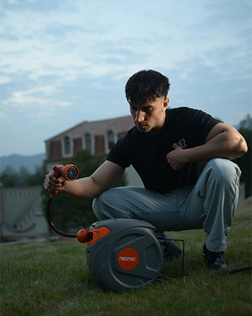 New Retractable Garden Hose Reel 1/2 inch x 33 ft 9 Pattern Nozzle Wall-Mounted Any Length Lock A...