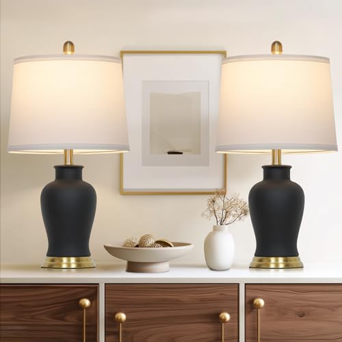 Classic Bedside Lamp with Ginger Jar Design