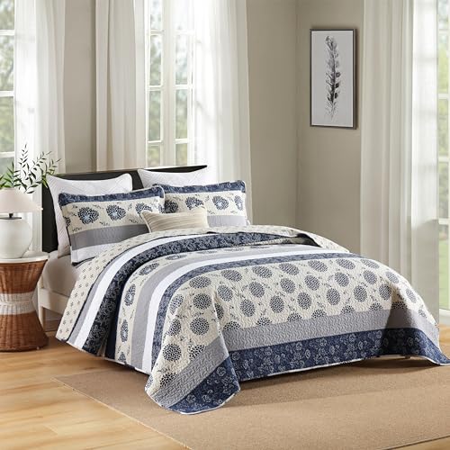Striped Floral Pattern Quilt