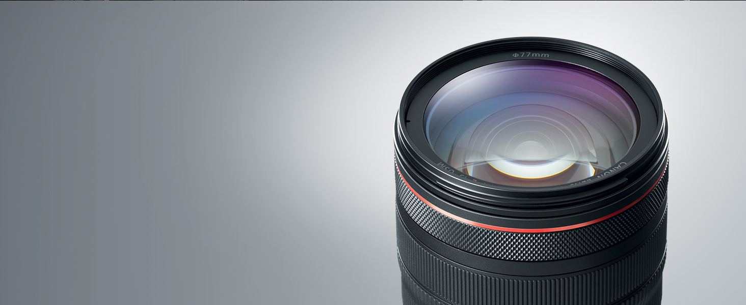 Bright, Constant f/4 Zoom Lens