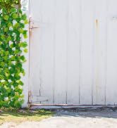Luyue Expandable Fence Artificial Leaves Fence Privacy Screen for Balcony Patio Outdoor Expandabl...