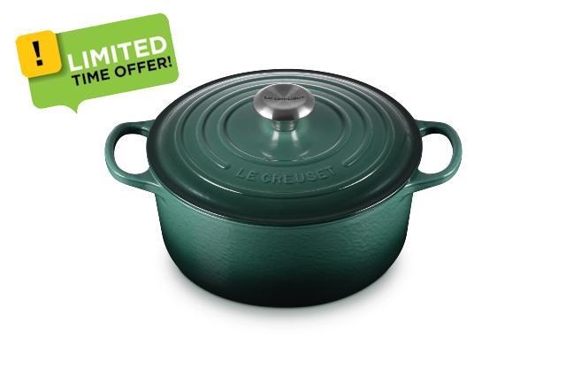 Le Creuset Enameled Cast Iron Signature Round Dutch Oven