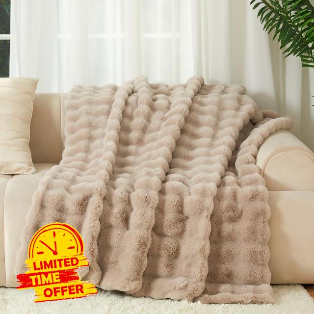The Malibu Blanket - LuxeComfort Faux Fur Bubble Blanket 50"x60" Beachstone - Luxuriously Soft