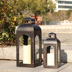 candle lanterns with glass