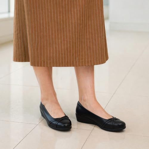 Breathable memory foam insole with ergonomic arch support