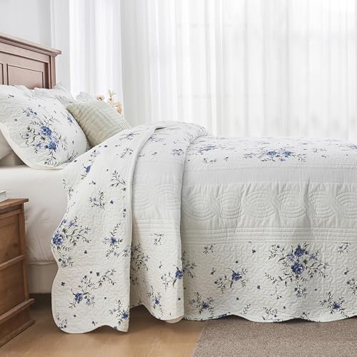 Blue and White Oversize Bedding Set with Shams