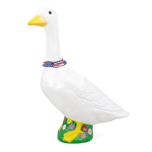 Outdoor Goose Decor with Adjustable Head Made of PE plastic for lawn