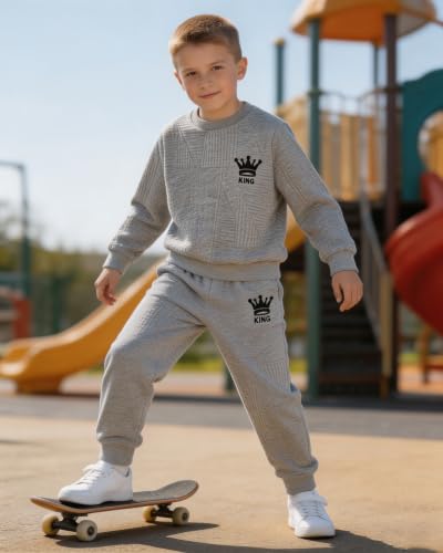 Stylish Crown and "KING" Graphic Print
