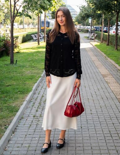 Embroidery Crew Neck Blouse